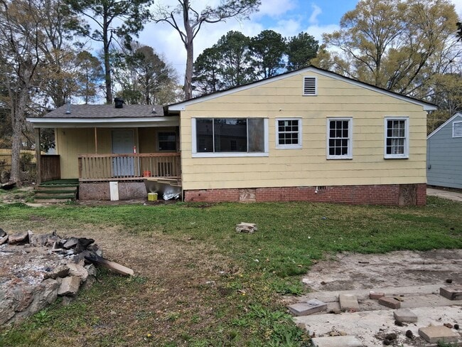 Building Photo - 611 Avalon Rd