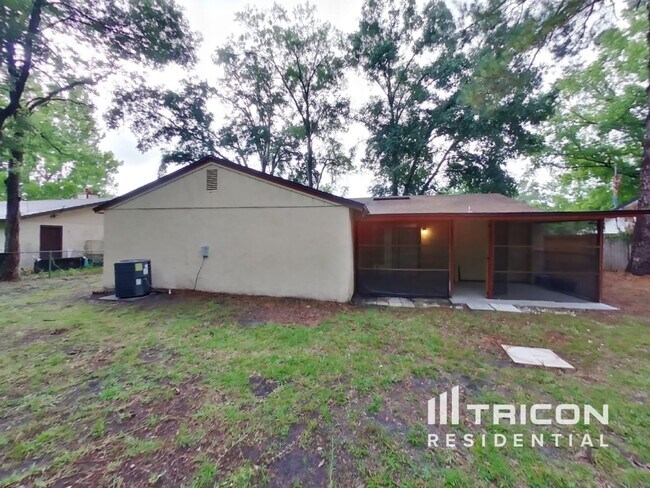 Building Photo - 2846 Tanglewood Blvd