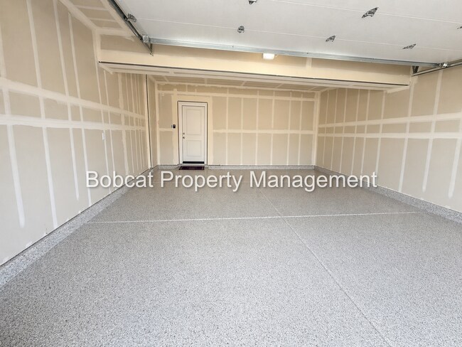 Building Photo - Stylish Corner Lot Townhome with No Rear Neighbors