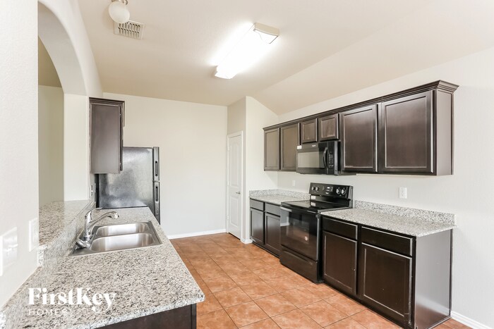 Building Photo - 927 Ranch Rd