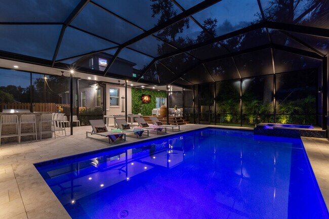 Building Photo - 109 W Hollywood St