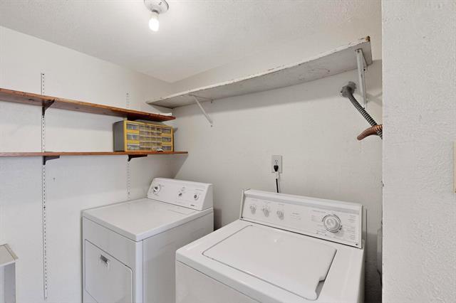 Building Photo - 7637 Val Verde Dr