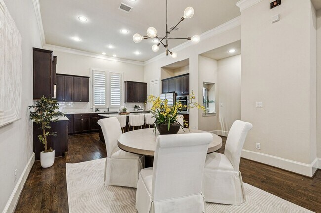 Building Photo - 2138 Aylesport Dr