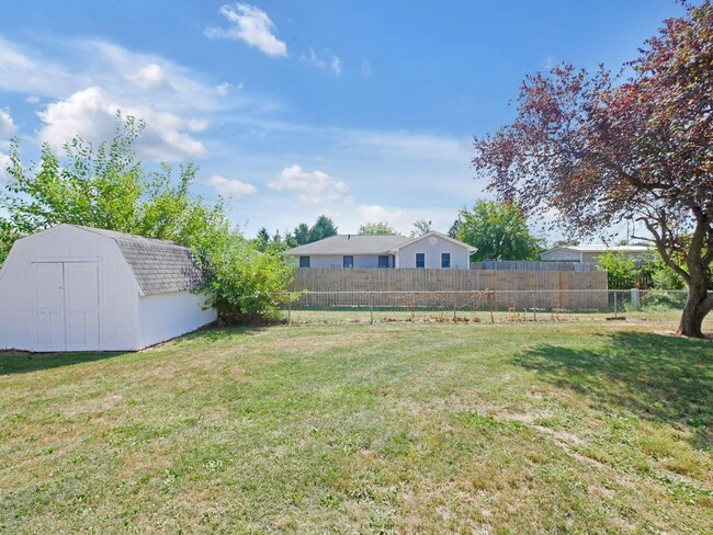 Building Photo - 175 Kraft Dr