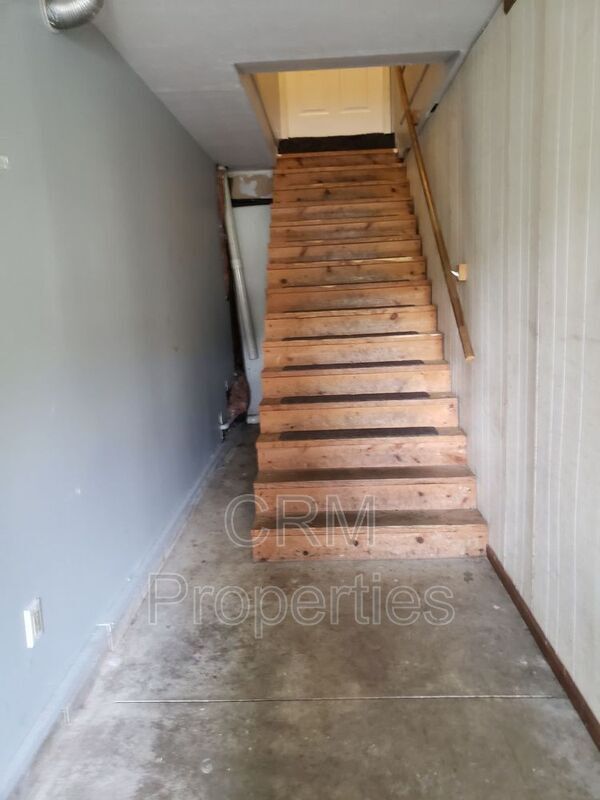 Building Photo - 522 Naphew Ln
