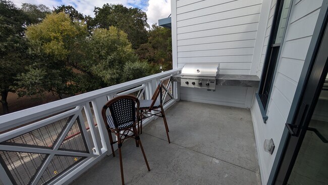 Building Photo - Rhine House Lofts