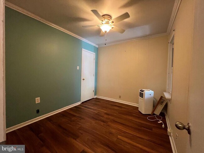 Building Photo - 333 E Landis St