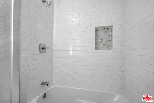 Building Photo - 7343 Comstock Ave