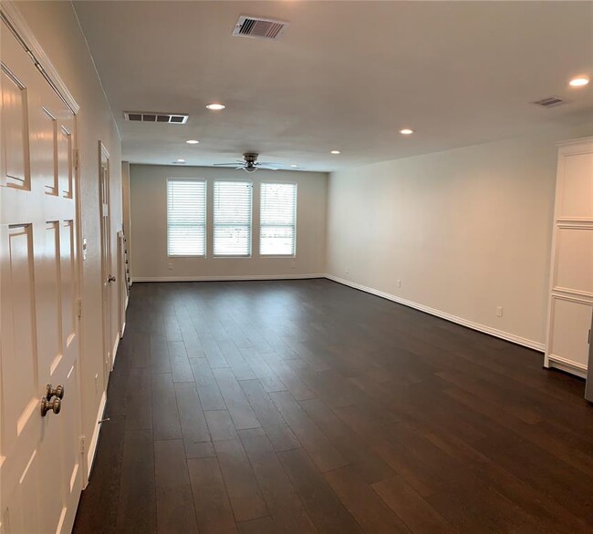 Building Photo - 4622 Haywood St