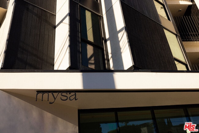 Building Photo - 3004 W Sunset Blvd