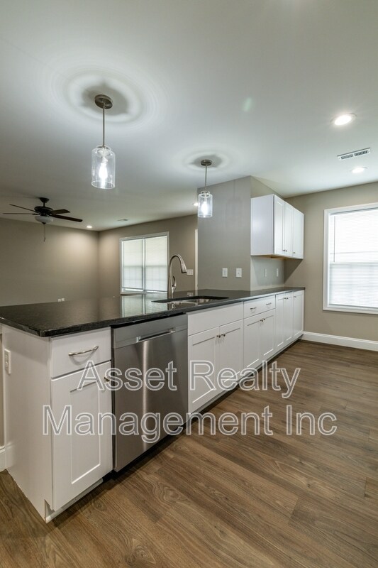 Building Photo - 112 Bennett Ln