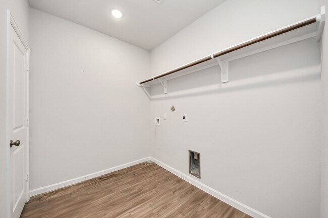 Building Photo - 16489 Moss Ln