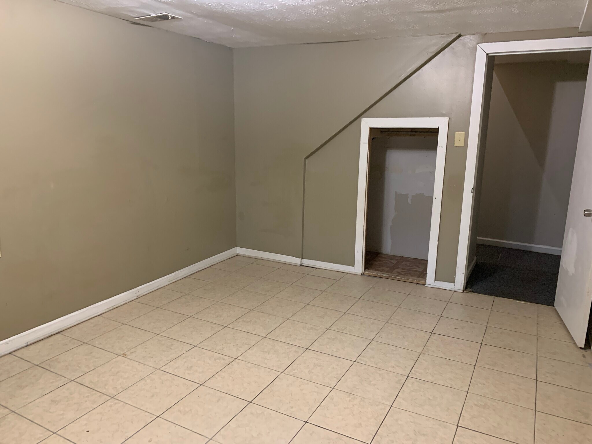 Building Photo - 3201 Catskill Ct