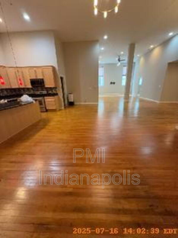 Building Photo - 141 S Meridian St