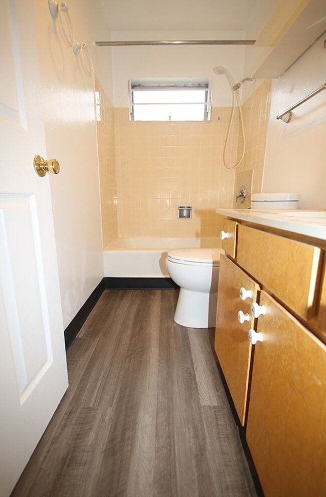 Building Photo - CHARMING 2 BEDROOM TUDOR REVIVAL APARTMENT W/ SOME VIEWS