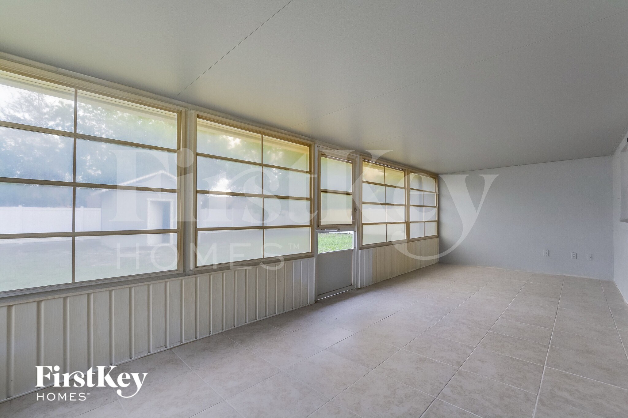 Building Photo - 971 Buttercup Terrace