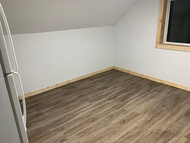 Kitchen: Area for dining table - 1006 Oak St