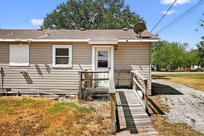 Building Photo - 11230 Blades- 3bed/1bath $1,195/month