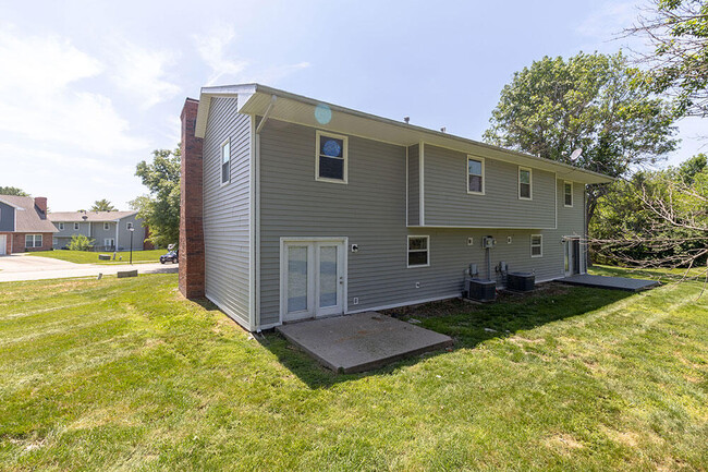 Building Photo - 1923 Mirtle Grove Ct