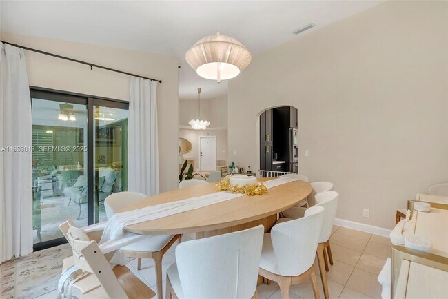 Building Photo - 1583 Eastlake Way