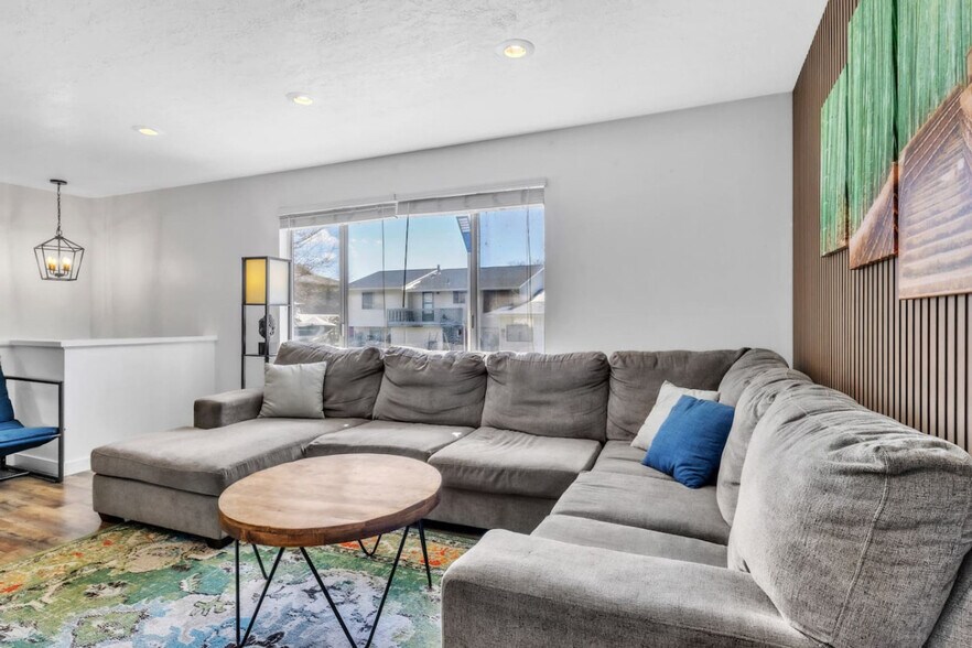 Building Photo - 423 W 1640 S