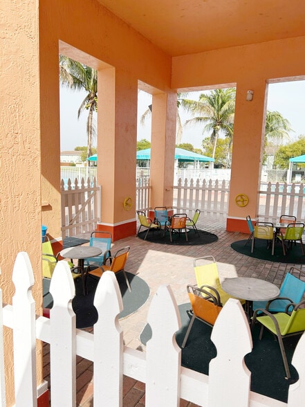 Building Photo - 2637 SE 16th Ter