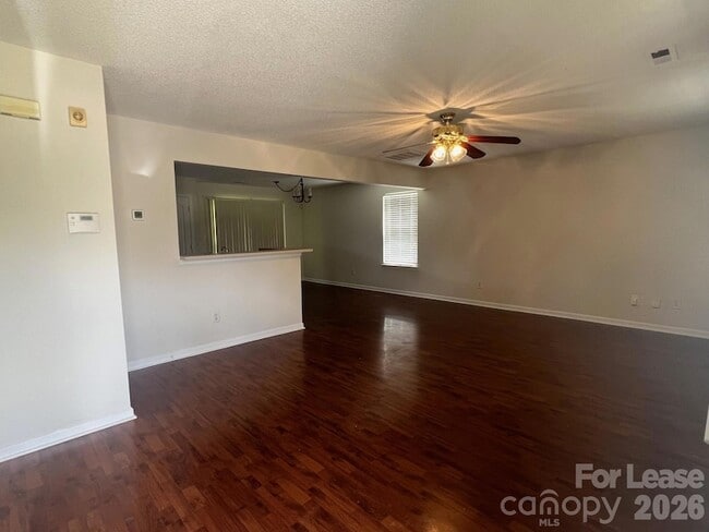 Building Photo - 176 English Hills Dr