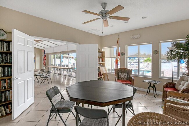 Building Photo - 650 Snug Harbor Dr