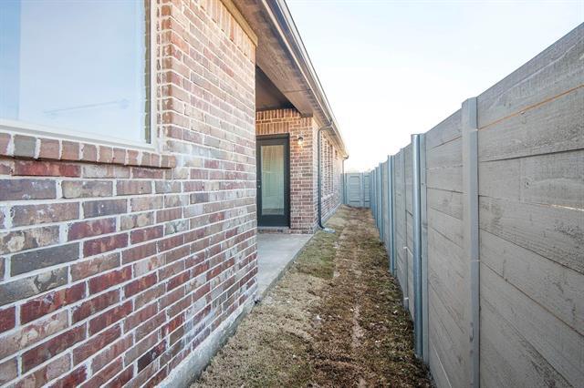 Building Photo - 816 Trailside Ln