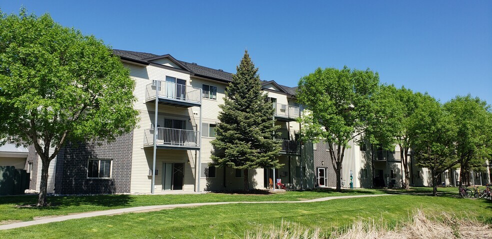 Primary Photo - Campus Place Apartments