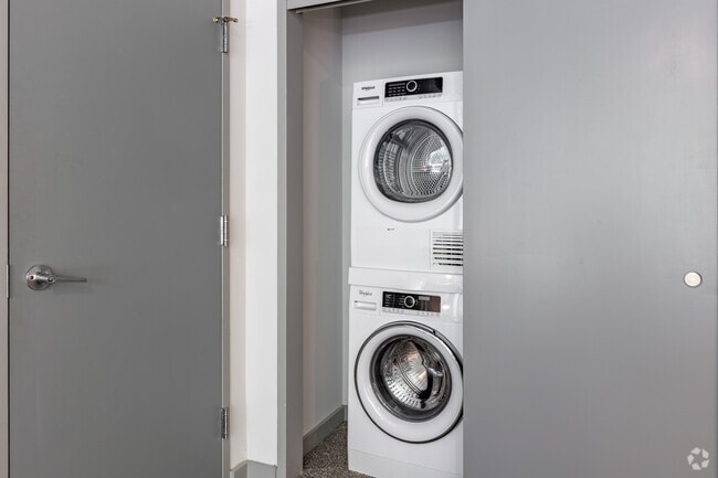 1BR, 1BA - 734SF - Laundry - Byron on Peachtree