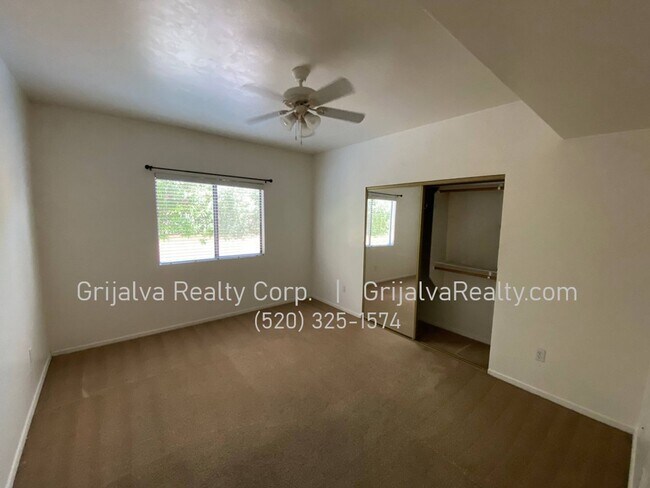 Building Photo - 1410 E Lee St