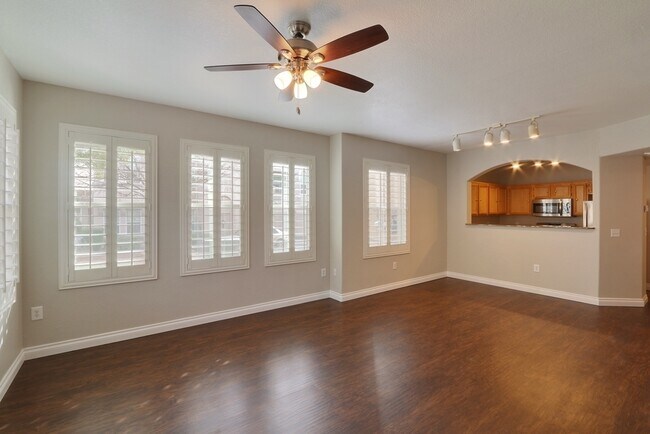 Building Photo - Upgraded Northwest 1 Bedroom Condo with At...