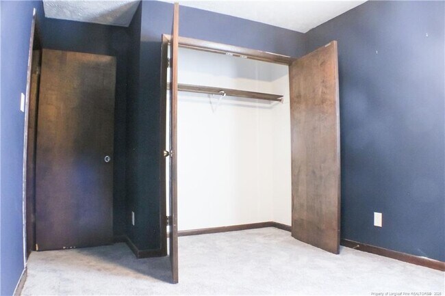 Building Photo - 6398 Hawfield Dr