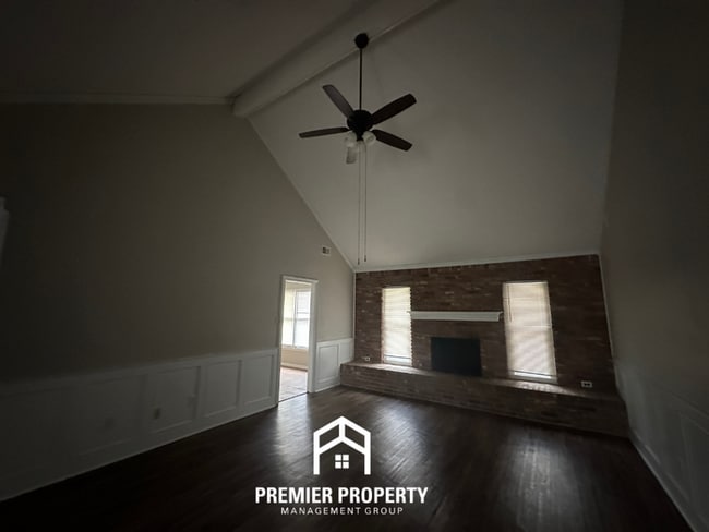 Building Photo - 968 Boones Hollow Dr