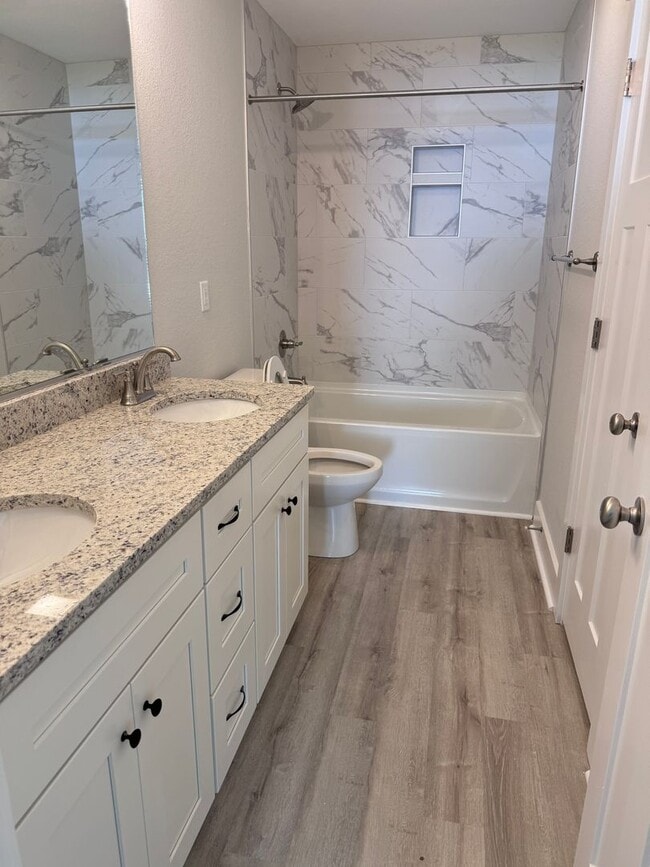 Building Photo - 997 Burnside Rd