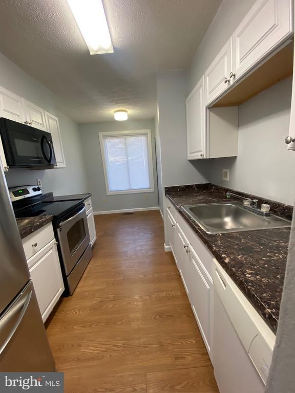 Building Photo - 7 Mooring Ct