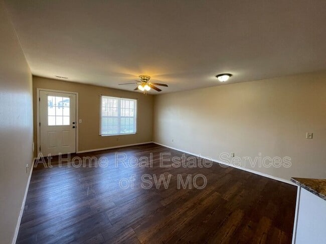 Building Photo - 1115 S Clifton