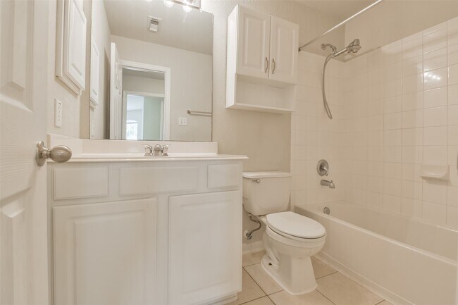 Building Photo - 42 Prairie Oak Dr