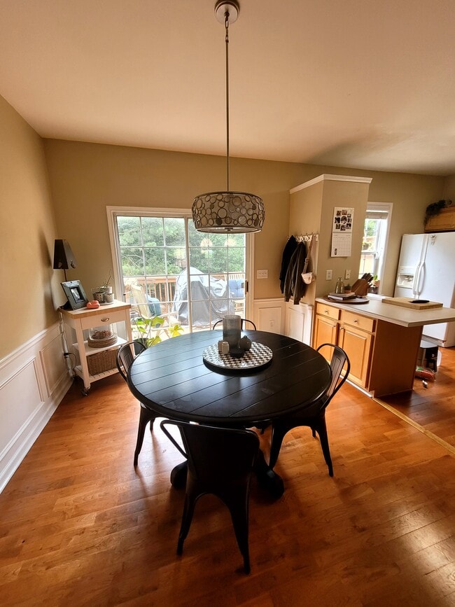 Building Photo - 4007 Edgecomb Dr