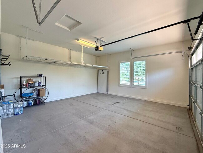 Building Photo - 10463 E Sanger Ave