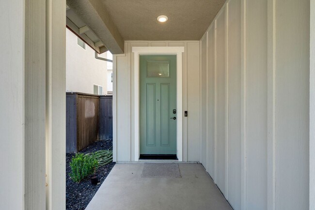 Building Photo - Modern 4BR Sacramento Home with Exclusive Clubhouse!