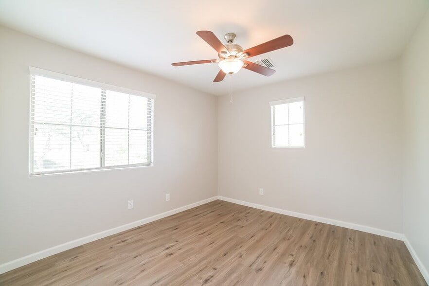 Building Photo - 41713 N Globe Ct
