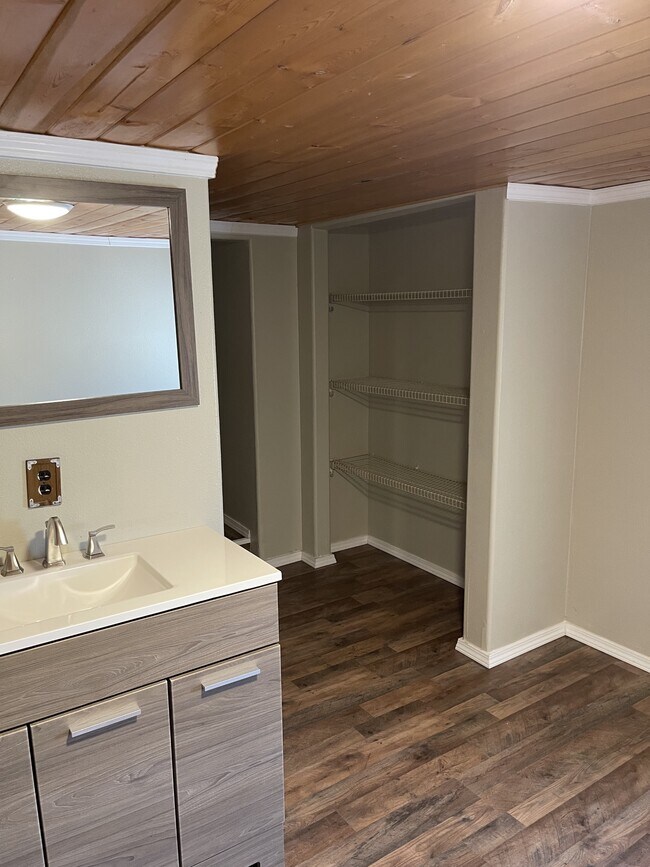 Building Photo - 361 S 2nd St