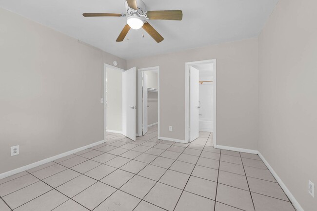 Building Photo - 1BD/1BA Apartment off Curry Ford in Henley Park Apartments!