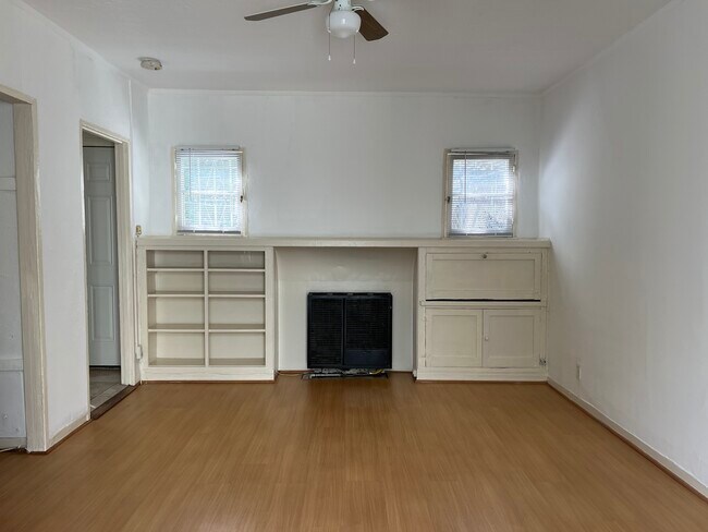 Building Photo - 819 N Alta Vista Blvd