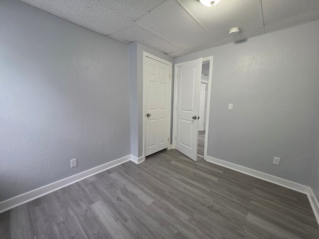 Building Photo - 39 Harlem St