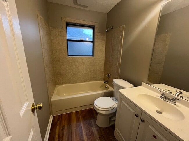 Building Photo - Renovated 3 Bedroom 2 Bath Home for Rent w...
