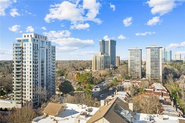 Primary Photo - 2479 Peachtree Rd NE