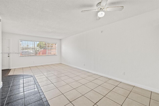 Building Photo - 4045 NW 19th St